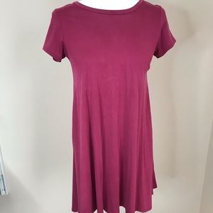 Francesca’s Burgundy Short Sleeve Flowy Dress